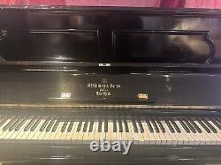 Piano droit Steinway. Entièrement rénové - Garantie de 5 ans